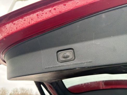 Used 2018 Ford Explorer XLT w/ Equipment Group 202A image 11