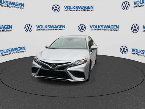 Used 2024 Toyota Camry XSE FWD image 3