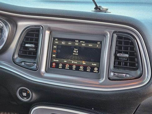 Used 2022 Dodge Challenger R/T image 11