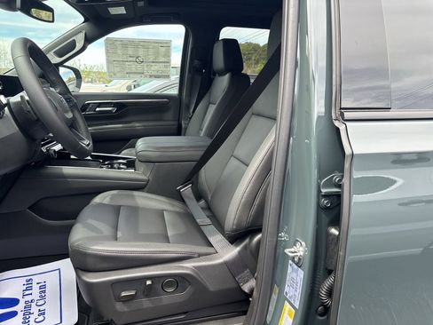 New 2026 Chevrolet Suburban Z71 w/ Comfort Package image 11