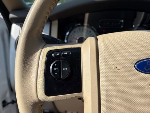 Used 2014 Ford Expedition XLT w/ Equipment Group 202A image 19