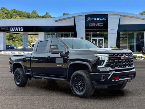 Used 2025 Chevrolet Silverado 2500 ZR2 w/ Technology Package AWD/4WD image 1