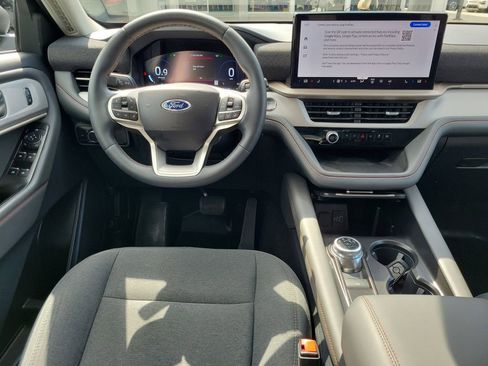 Certified 2025 Ford Explorer Active RWD image 12