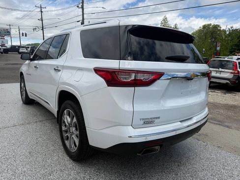 Used 2019 Chevrolet Traverse Premier w/ Driver Confidence II Package FWD image 8