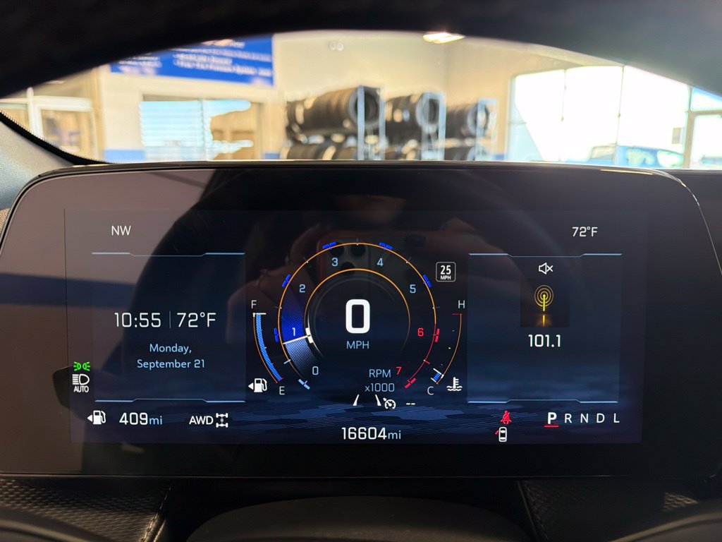 Used 2026 Chevrolet Equinox LT AWD/4WD image 11