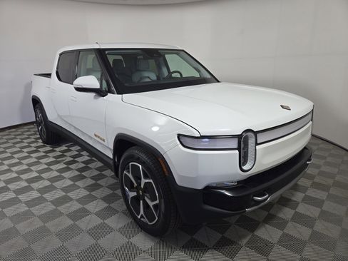 Used 2023 Rivian R1T Adventure image 7
