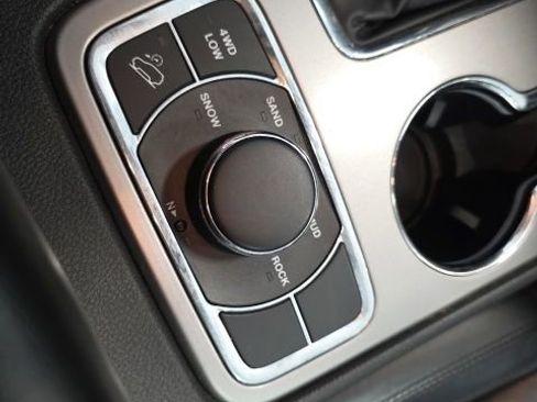 Used 2020 Jeep Grand Cherokee Limited w/ Trailer Tow Group IV image 18