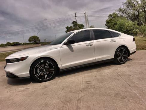 Used 2024 Honda Accord Sport image 4