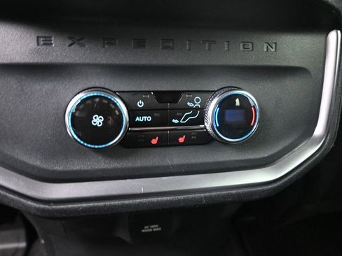 Used 2025 Ford Expedition Platinum AWD/4WD image 15