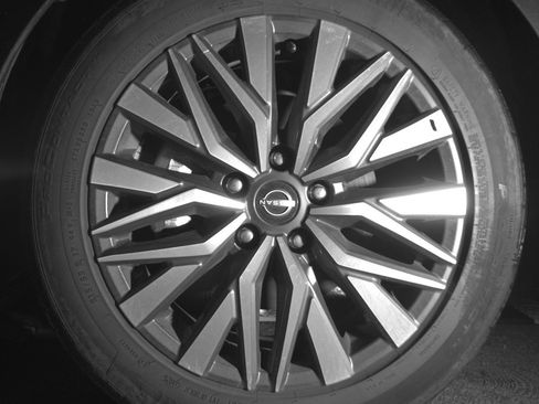 Used 2025 Nissan Altima 2.5 SV image 12