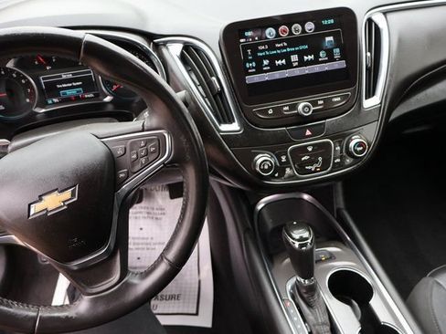Certified 2018 Chevrolet Malibu LT w/ Leather Package FWD image 22
