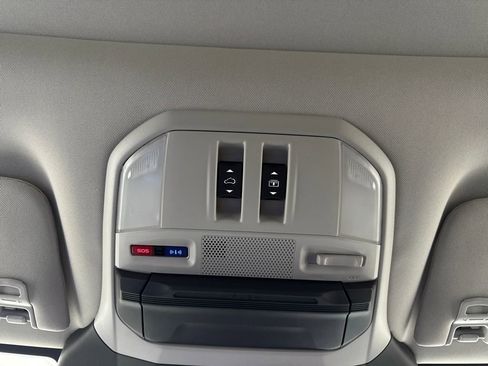 New 2025 Subaru Ascent Limited image 21