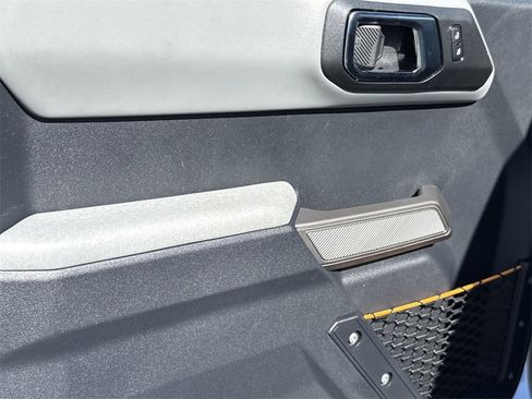 Used 2023 Ford Bronco Badlands image 10