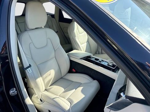 Certified 2023 Volvo XC60 T8 Ultimate w/ Climate Package AWD/4WD image 29