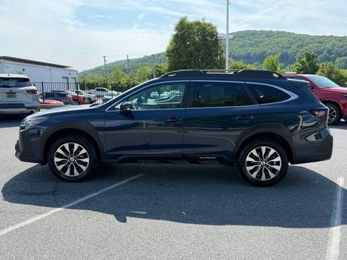 Used 2023 Subaru Outback Limited AWD/4WD image 10