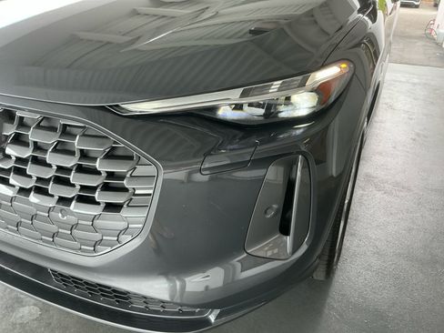 Used 2025 Audi Q5 Premium Plus w/ Premium Plus AWD/4WD image 30