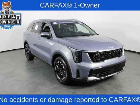 Used 2025 Kia Sorento S FWD image 4
