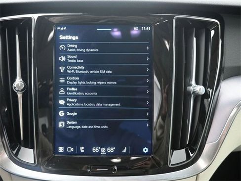 Used 2024 Volvo S60 B5 Core w/ Climate Package image 15