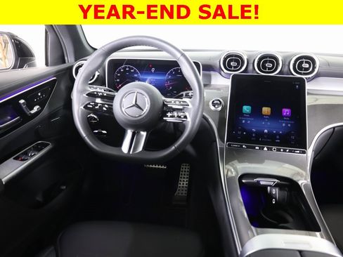 Used 2025 Mercedes-Benz GLC 300 4MATIC image 31