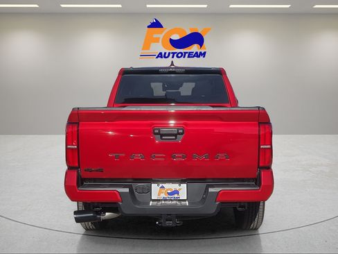 Used 2026 Toyota Tacoma SR5 AWD/4WD image 4