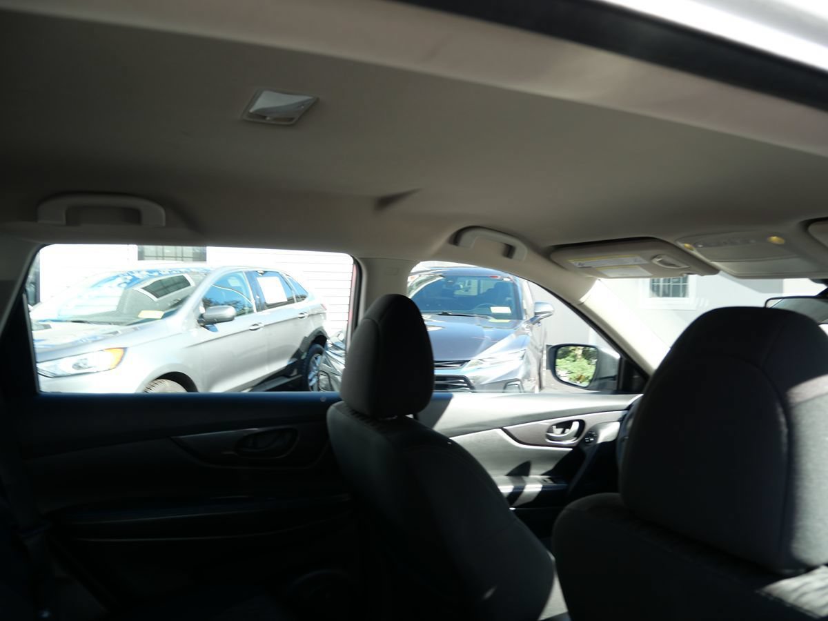 Used 2019 Nissan Rogue S AWD/4WD image 24