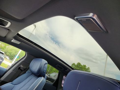 Used 2025 Cadillac Optiq Luxury 2 AWD/4WD image 14
