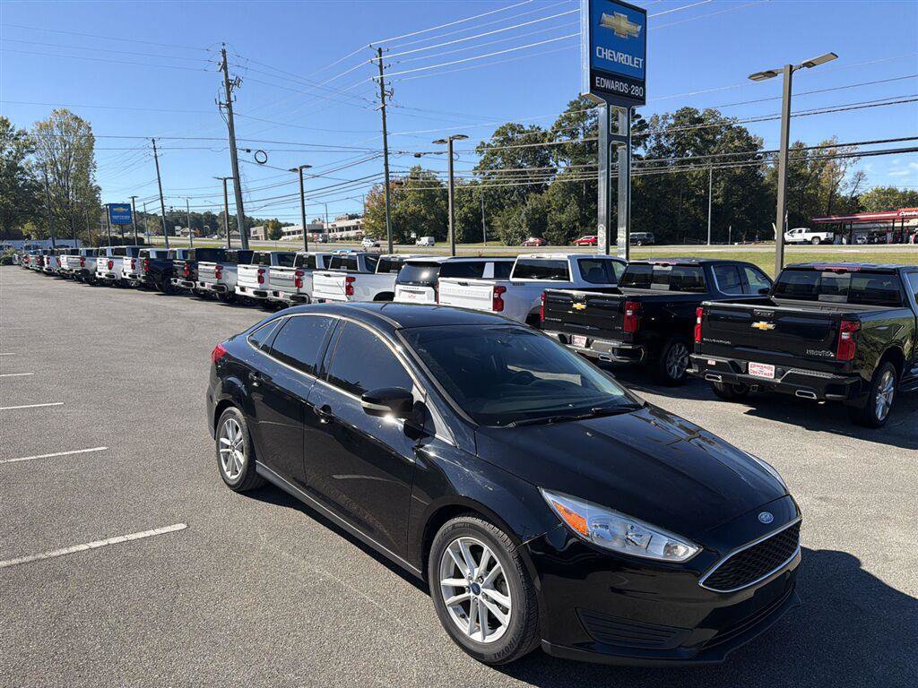 Used 2017 Ford Focus SE FWD image 4
