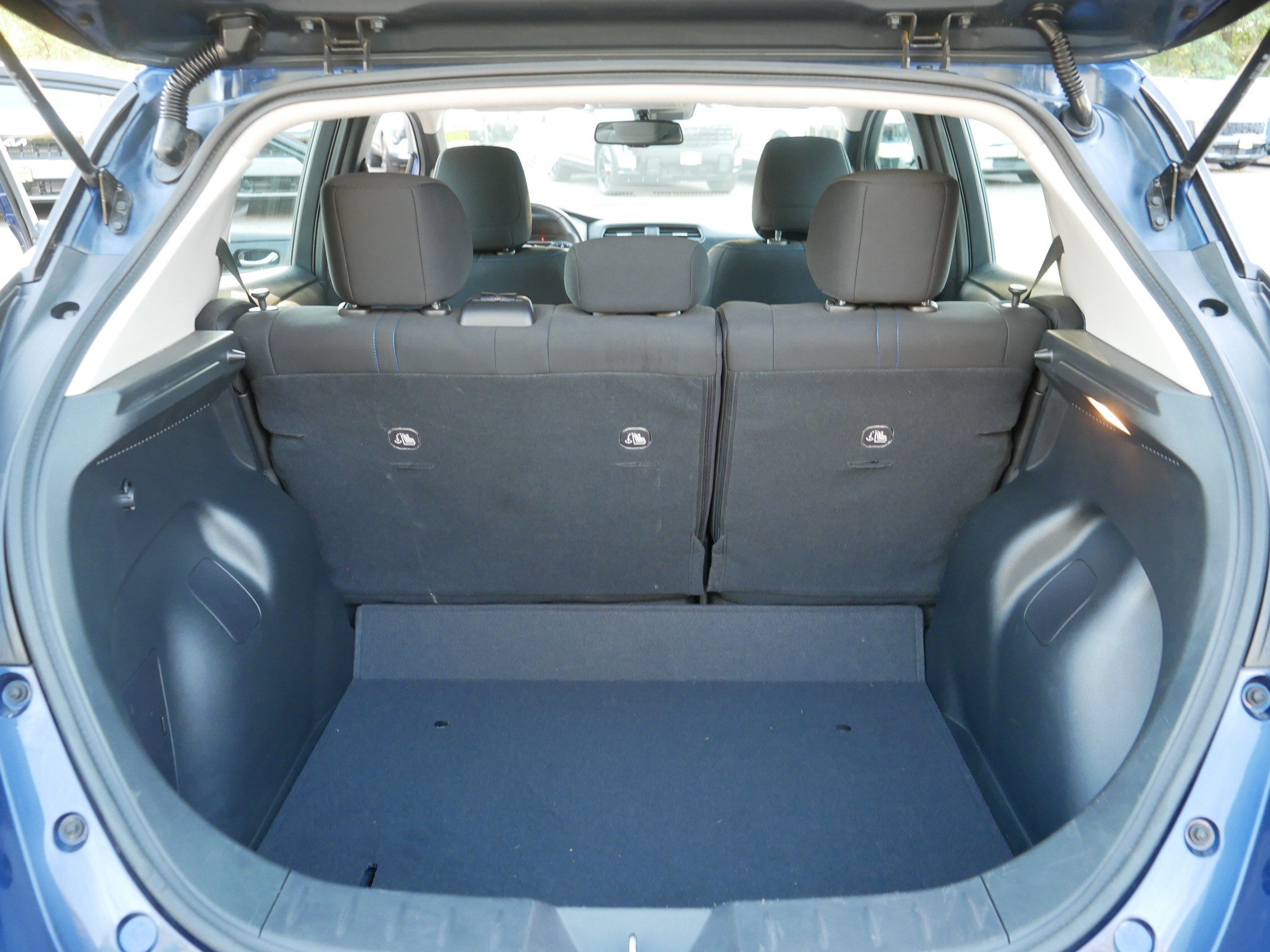 Certified 2025 Nissan Leaf SV Plus FWD image 18