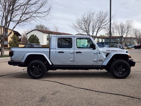 Used 2020 Jeep Gladiator Rubicon image 2