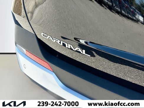 New 2026 Kia Carnival FWD image 10