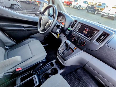 Used 2021 Nissan NV200 SV w/ Sliding Door Glass Package FWD image 11