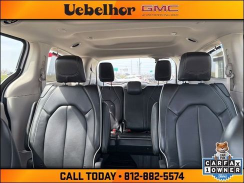 Used 2024 Chrysler Pacifica Limited FWD image 23
