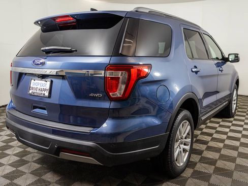 Used 2019 Ford Explorer XLT image 13