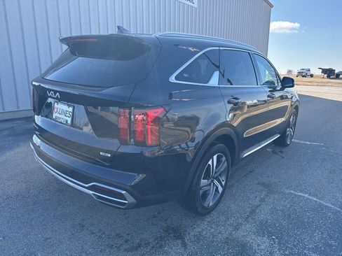 Used 2023 Kia Sorento EX AWD/4WD image 4