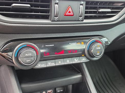 Used 2019 Kia Forte LXS FWD image 24