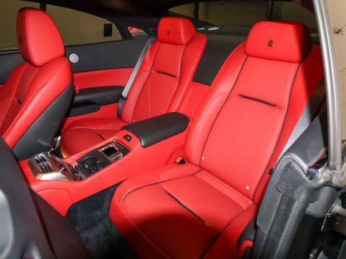 Used 2018 Rolls-Royce Wraith RWD image 16