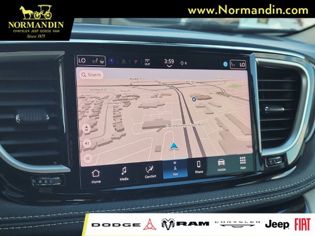 Used 2024 Chrysler Pacifica Limited FWD image 9