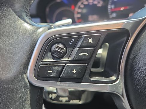 Used 2020 Porsche Cayenne AWD/4WD image 21