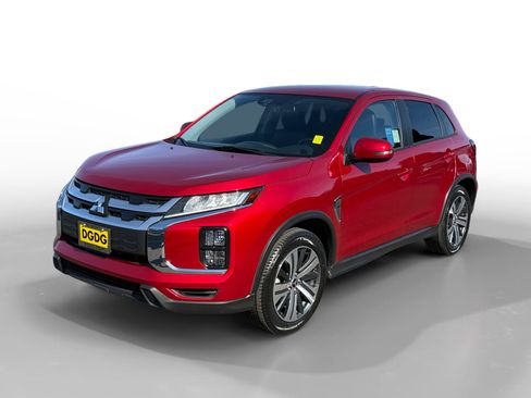 Used 2024 Mitsubishi Outlander Sport SE image 1