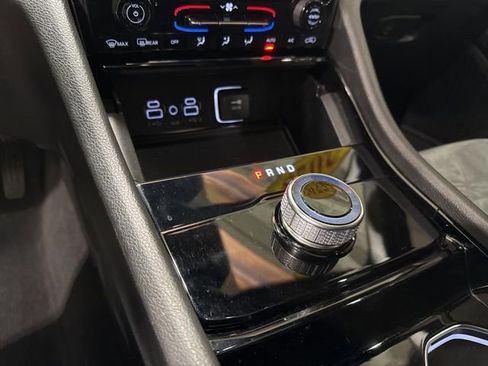 Used 2023 Jeep Grand Cherokee Altitude image 13