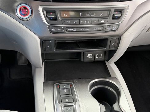 Used 2021 Honda Pilot EX image 16