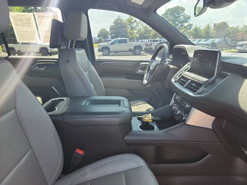 Used 2023 GMC Yukon SLT AWD/4WD image 8