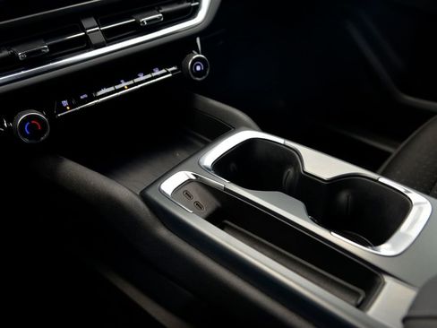 Certified 2025 Chevrolet Equinox EV LT image 26