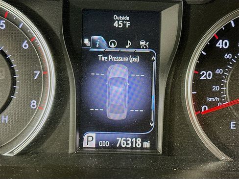 Used 2017 Toyota Camry XSE image 12