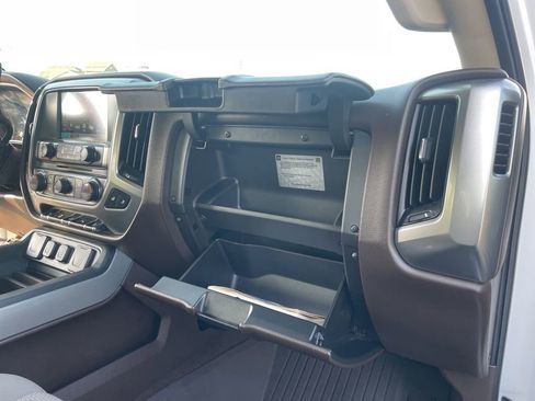 Used 2018 Chevrolet Silverado 1500 LT w/ All Star Edition image 39