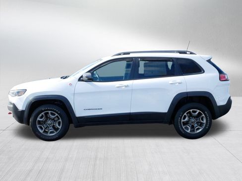 Used 2019 Jeep Cherokee Trailhawk w/ Cold Weather Group image 4