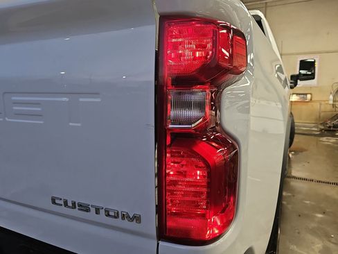 Used 2024 Chevrolet Silverado 2500 Custom w/ Custom Value Package image 33