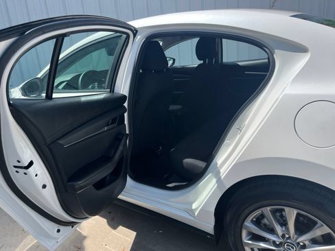 Used 2024 MAZDA MAZDA3 s FWD image 12