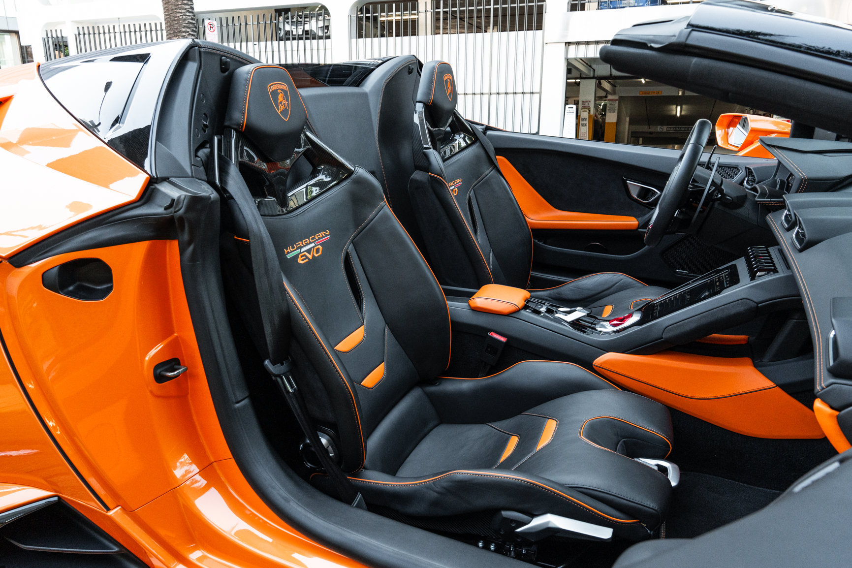 Used 2020 Lamborghini Huracan EVO RWD image 8