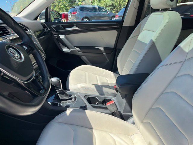 Used 2018 Volkswagen Tiguan SEL Premium FWD image 9